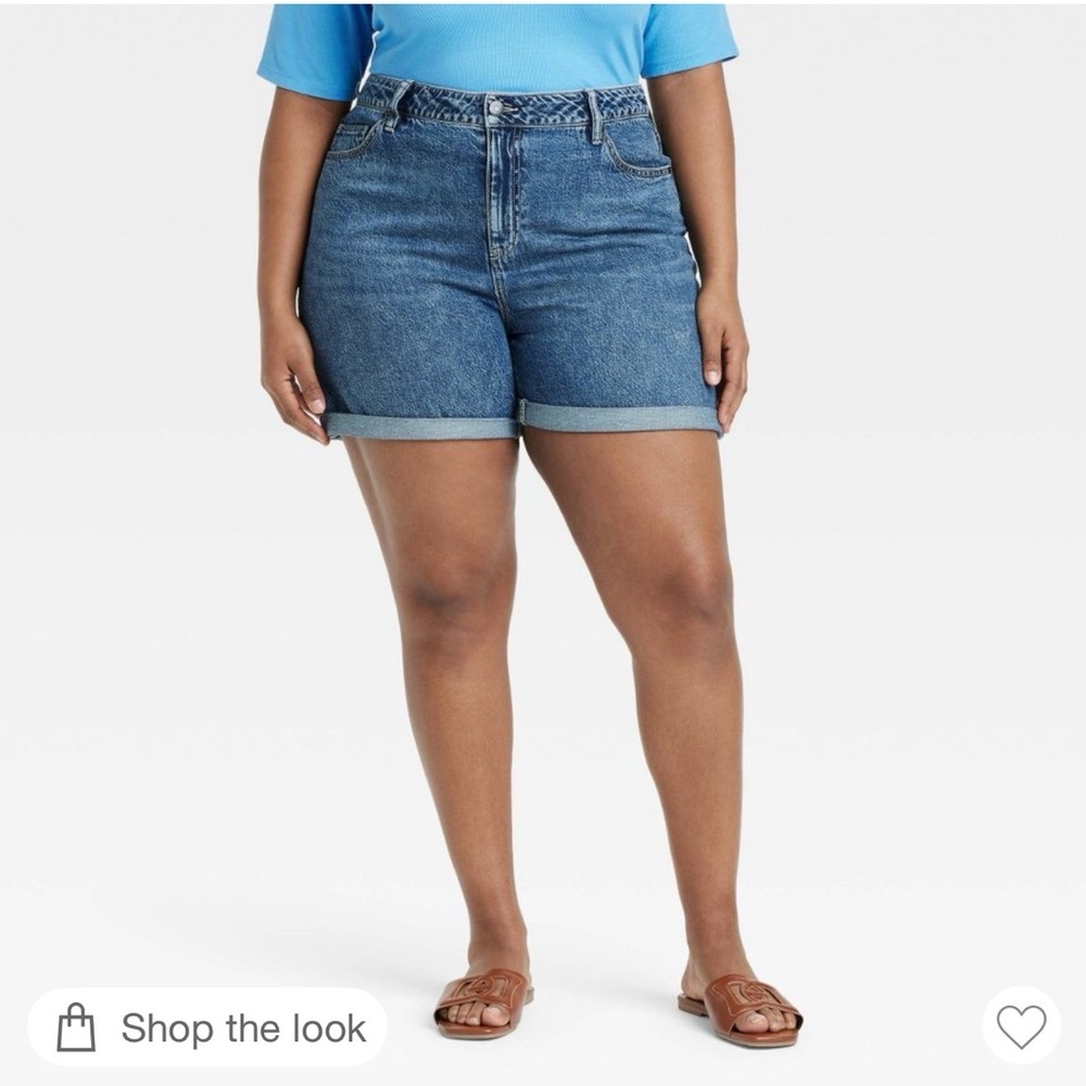 Ava & Viv mid rise no gap waist medium wash shorts 5’’ inseam